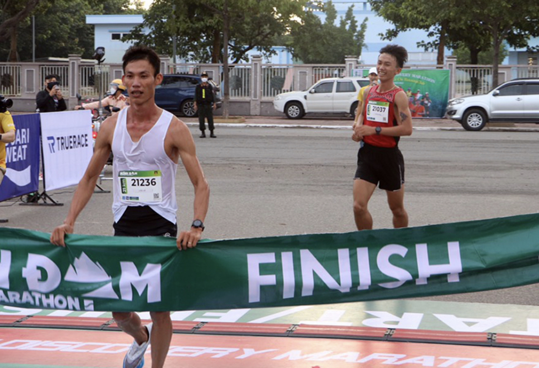 Gần 1.000 vận động viên tranh tài giải chạy bộ Minh Đạm Marathon Discovery lần thứ II - Ảnh 1.