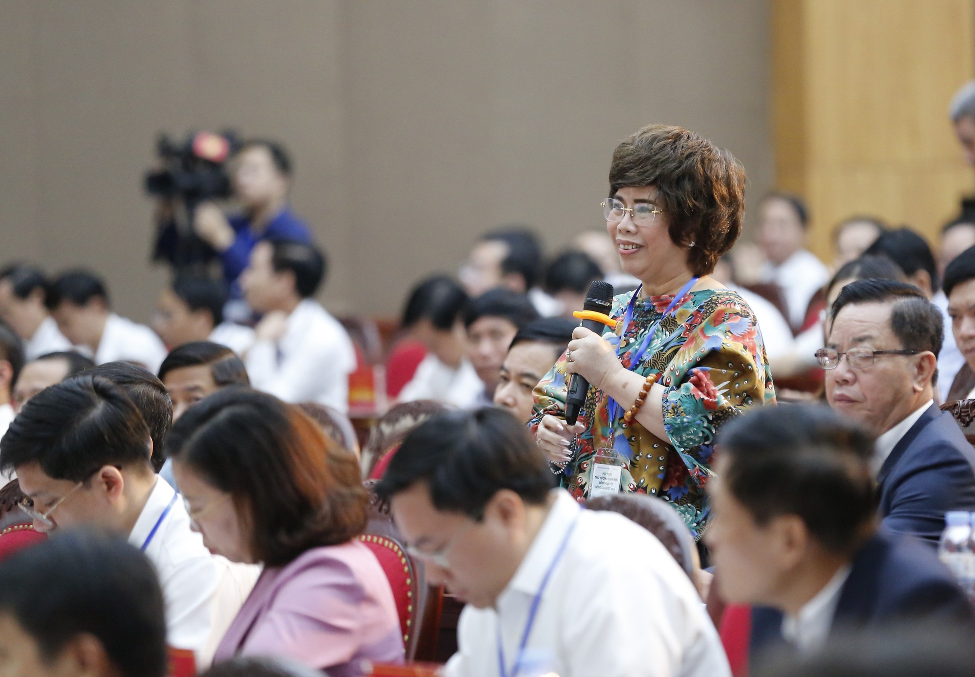 Đối thoại với Thủ tướng, bà Thái Hương đề xuất: &quot;Nên khuyến khích chuyển đổi sang trồng cây ăn trái và thảo dược” - Ảnh 1.