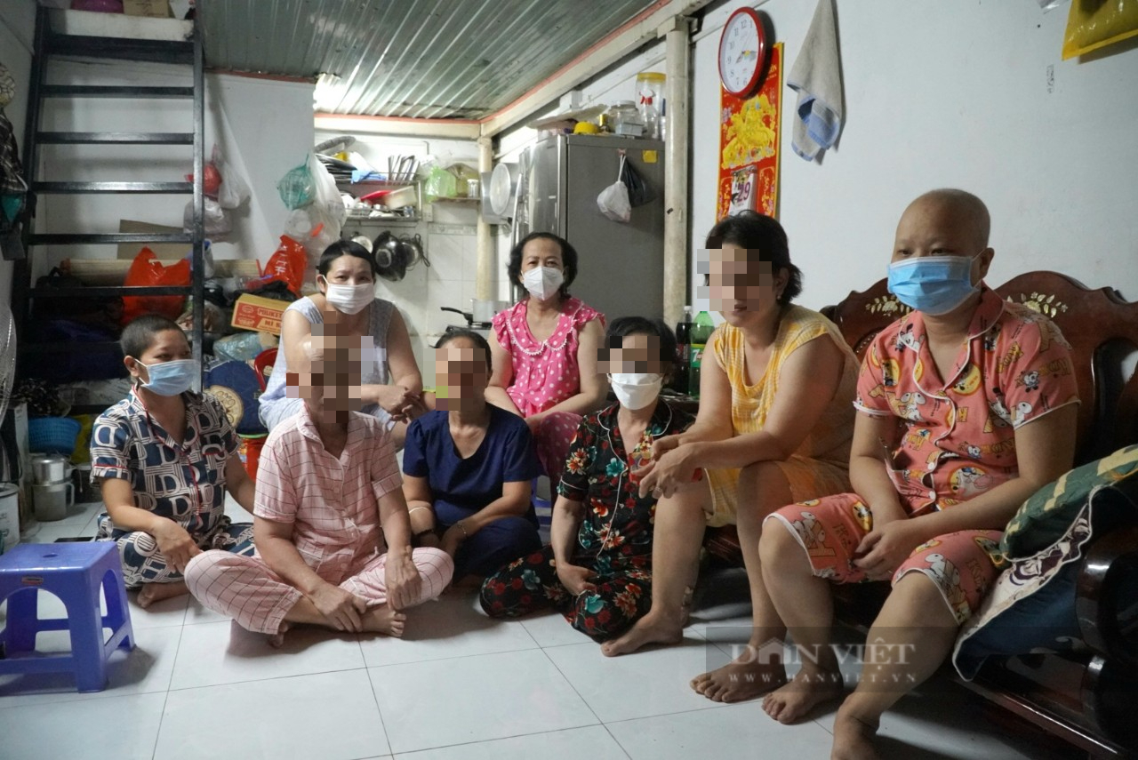 Hơn 20 phụ nữ ung thư vú nương tựa nhau giữa Sài Gòn (bài 1): Những mảnh đời cơ cực “hội ngộ”  - Ảnh 1.