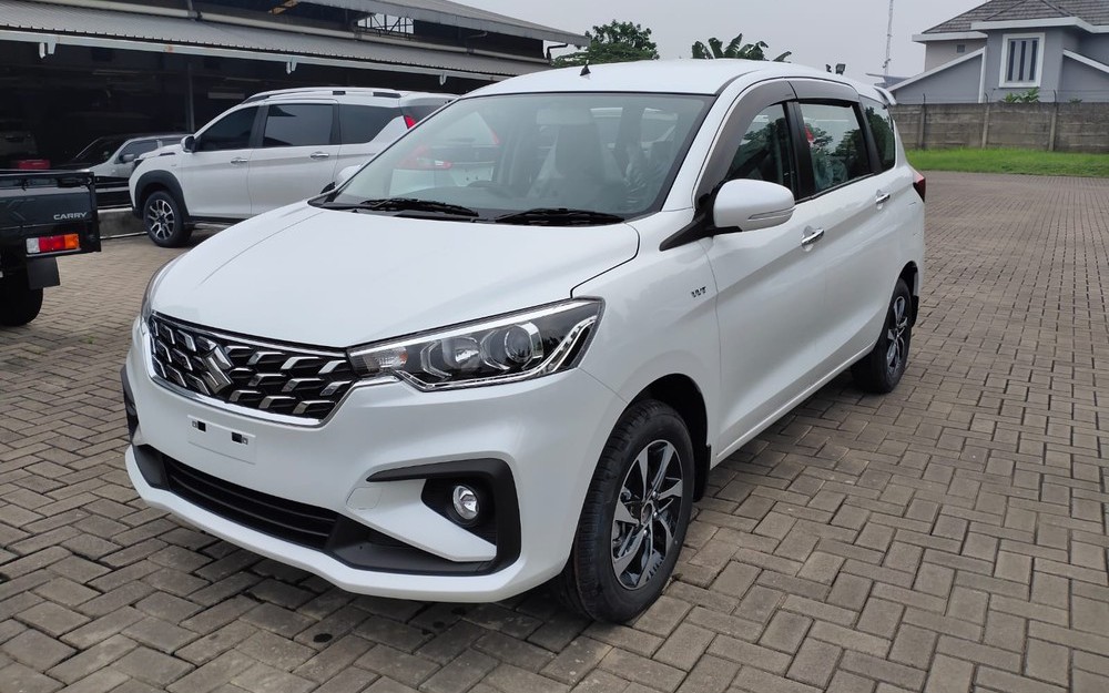 Actual photo of the new Suzuki Ertiga 2022 at the dealer, is it enough to attract Vietnamese customers?