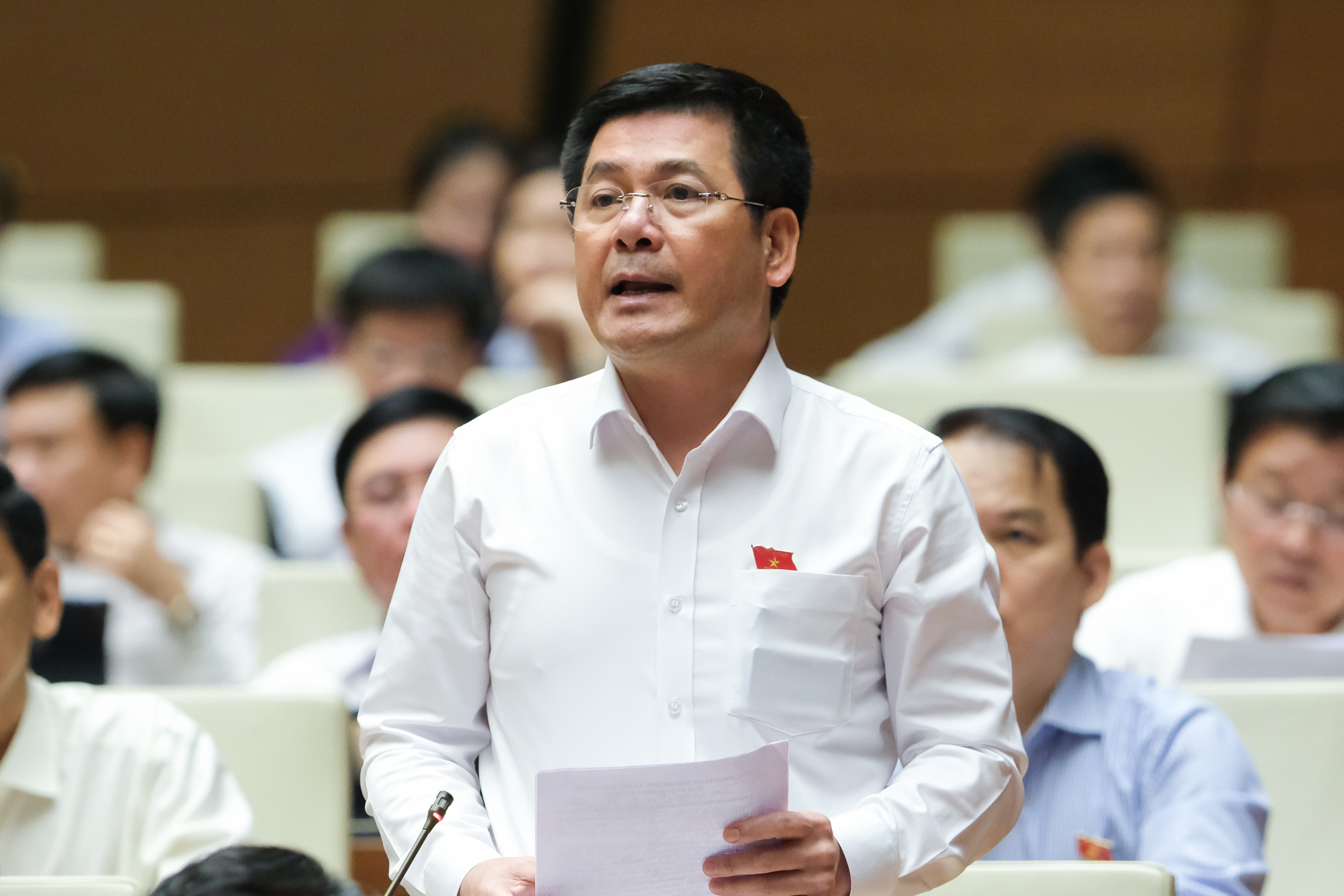Đại biểu Quốc hội muốn dừng điện hạt nhân Ninh Thuận, Bộ trưởng nói &quot;kiên trì giữ&quot; - Ảnh 3.
