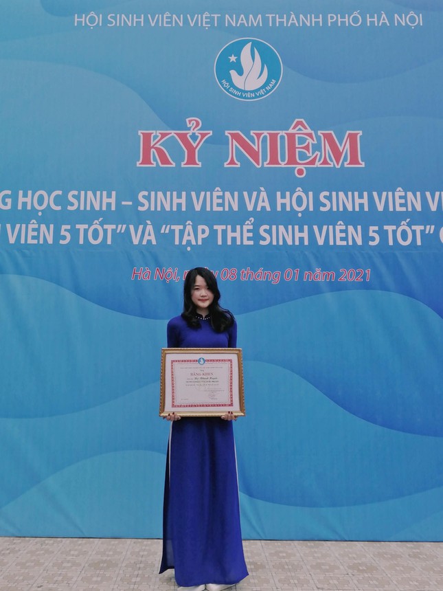 Nữ sinh viên 10x giành hàng loạt học bổng danh giá cùng nhiều thành tích đáng ngưỡng mộ - Ảnh 3.