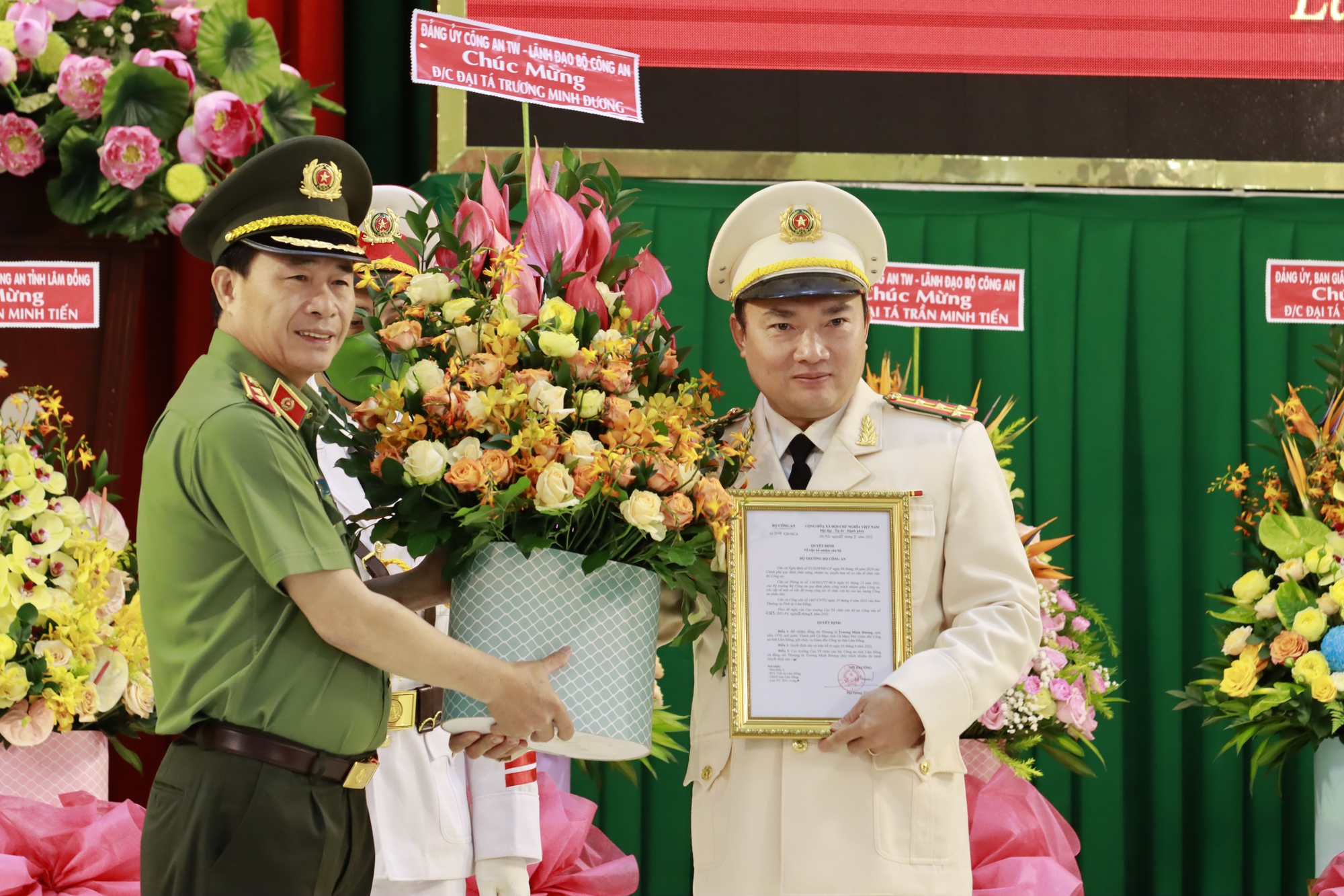 Đại tá Trương Minh Đương được bổ nhiệm chức vụ Giám đốc Công an tỉnh Lâm Đồng - Ảnh 2.