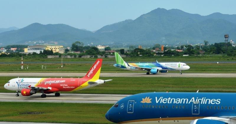 A series of airlines increase flights to serve tourists during the peak summer season 2022