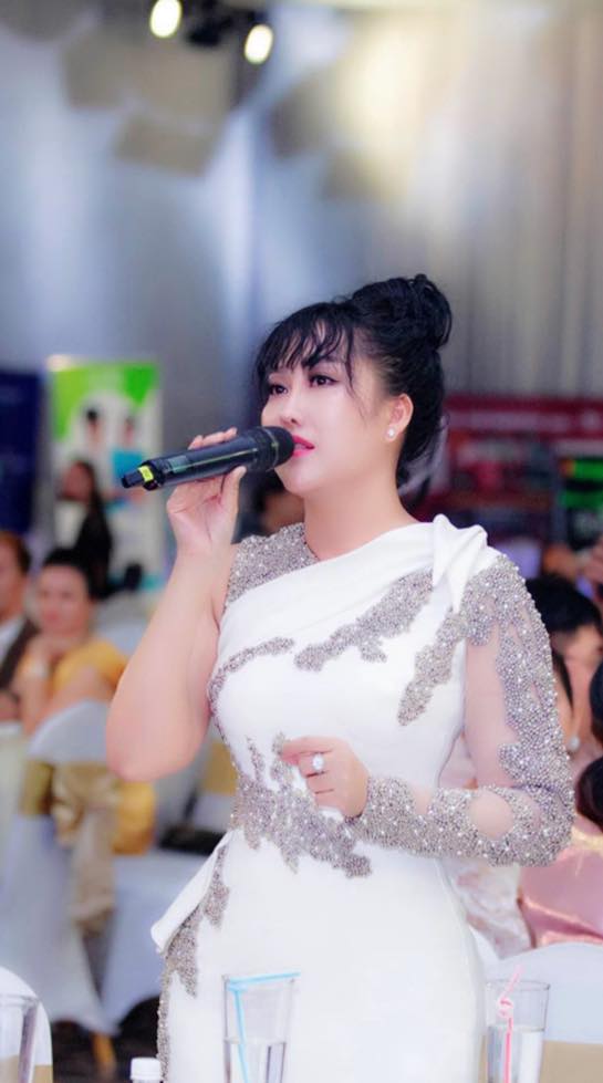 Phi Thanh Vân: “Tôi từng bị bạn đánh tại trường, không dễ để triệt tiêu bạo lực học đường” - Ảnh 2.