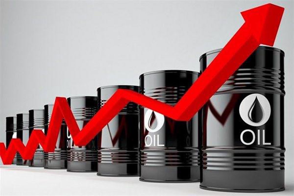 Giá xăng dầu hôm nay 31/5: Đồng loạt tăng vọt, xăng trong nước có thể tăng gần 1.000 đồng/lít? - Ảnh 1.