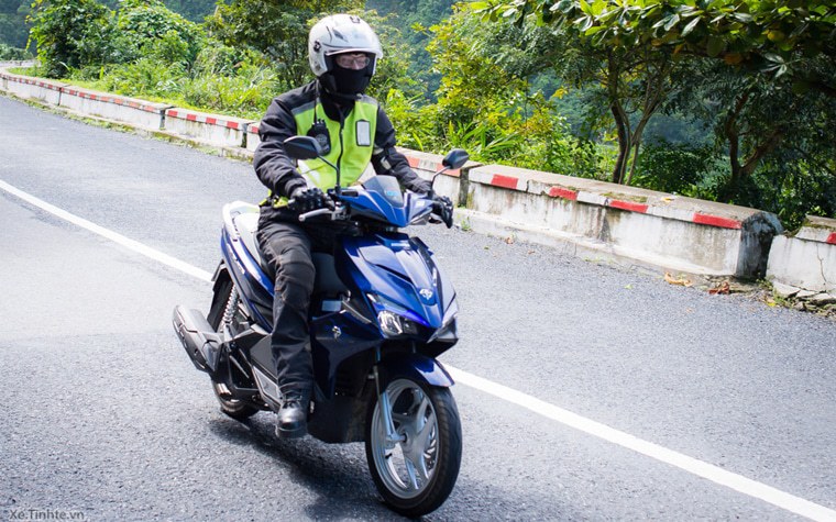 Experience going downhill by scooter to be safe