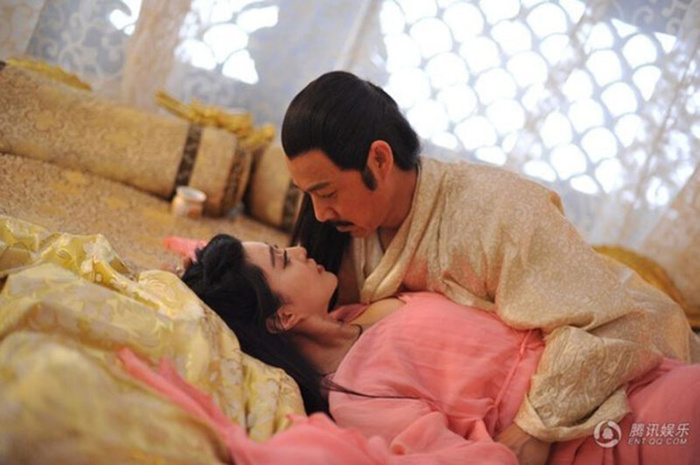 Why didn't the concubine make a sound when the imperial court was with the emperor?  - Photo 2.