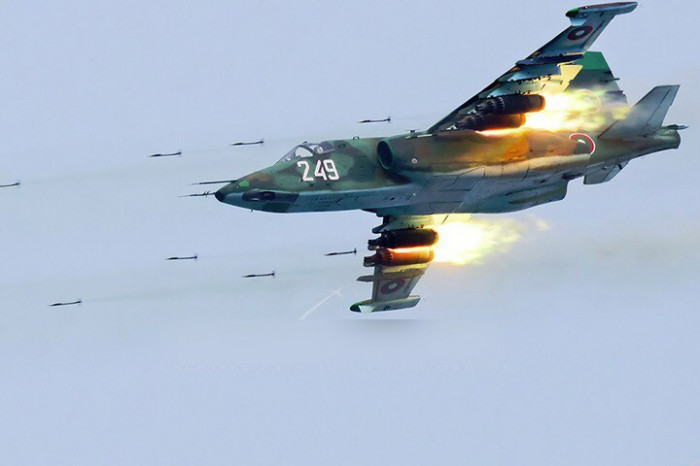 Ukraine tuyên bố bắn rơi cường kích Su-25 thứ 3 của Nga bằng tên lửa vác vai Igla - Ảnh 1.