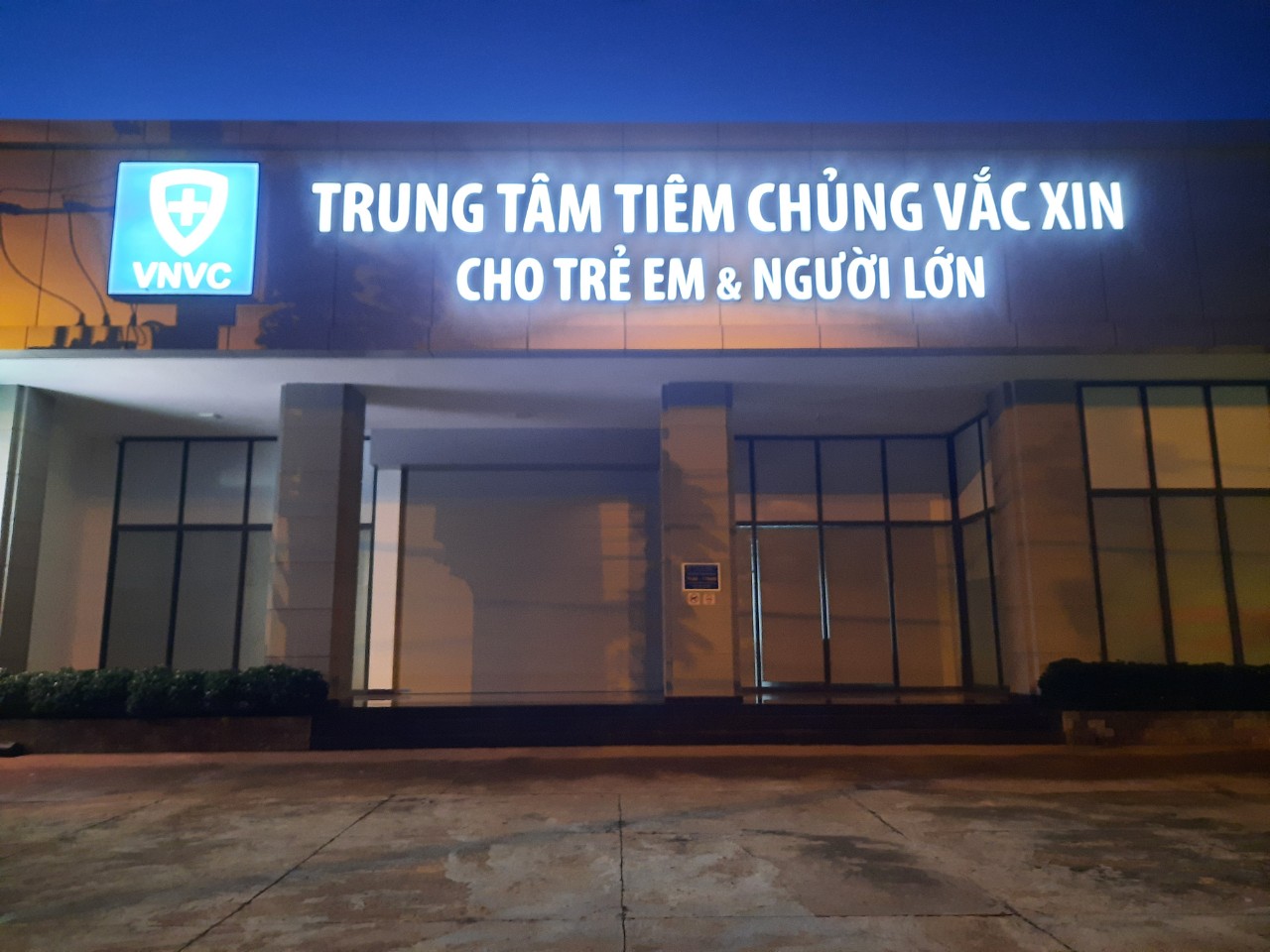 Kẻ gian đột nhập trung tâm tiêm chủng phá két sắt, &quot;cuỗm&quot; gần 200 triệu đồng - Ảnh 2.