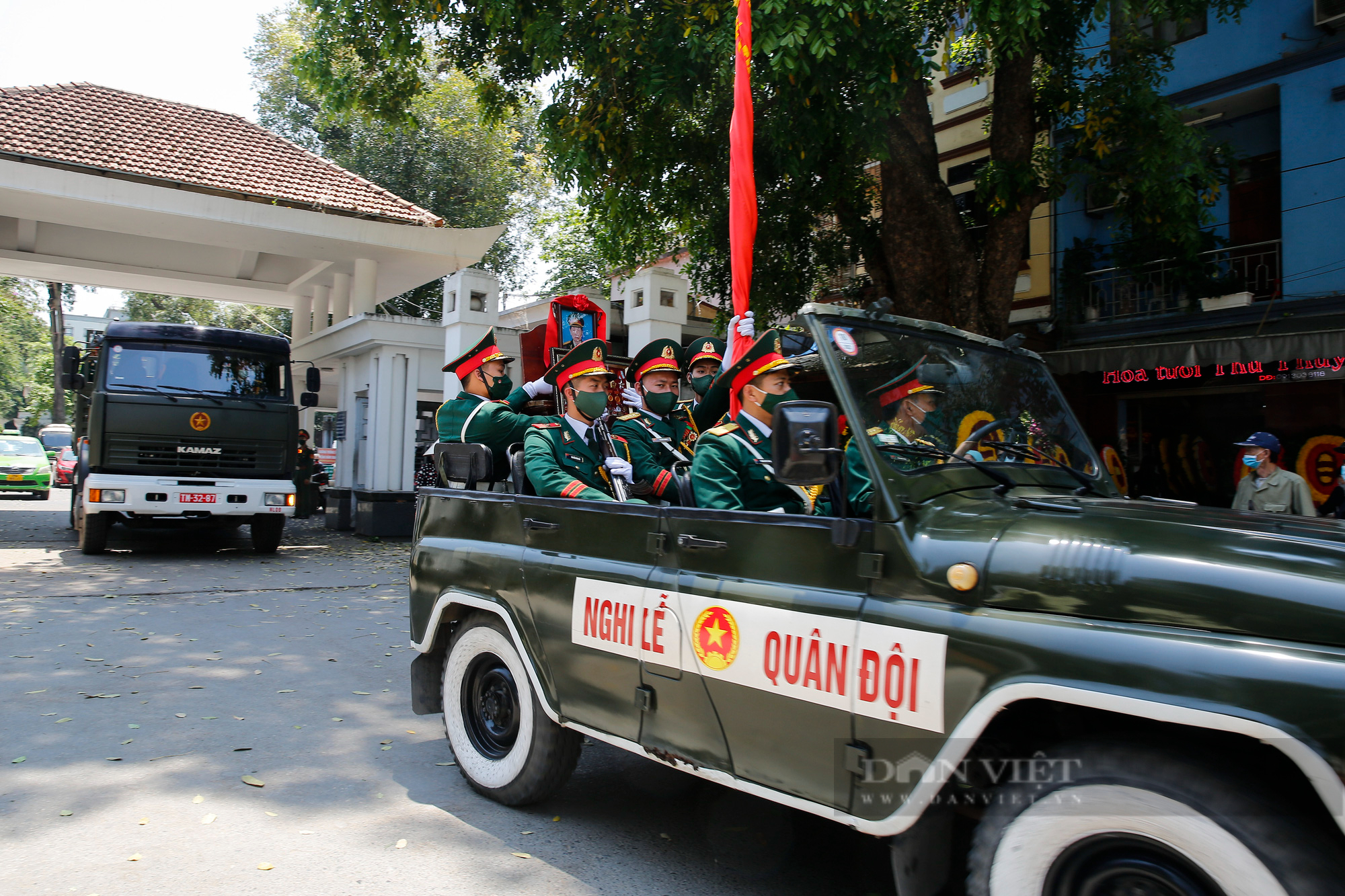 Lễ tang Đại tá Vũ Đình Hòe-Tiểu đoàn trưởng đánh đồi A1 suốt 38 ngày đêm trong chiến dịch Điện Biên Phủ - Ảnh 14.