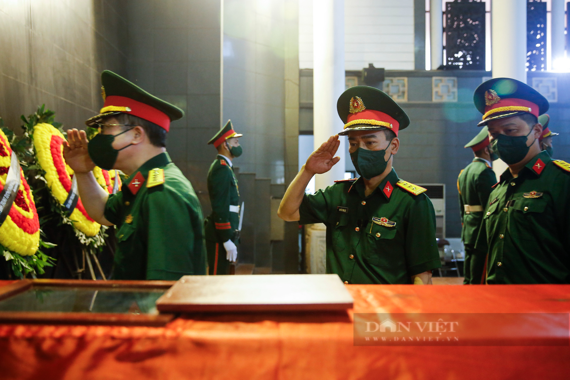 Lễ tang Đại tá Vũ Đình Hòe-Tiểu đoàn trưởng đánh đồi A1 suốt 38 ngày đêm trong chiến dịch Điện Biên Phủ - Ảnh 4.