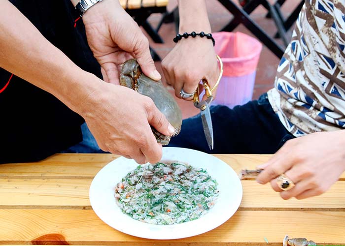 Phu Quoc cuisine: The unique crab blood soup is addictive to all tourists visiting the pearl island - Photo 1.