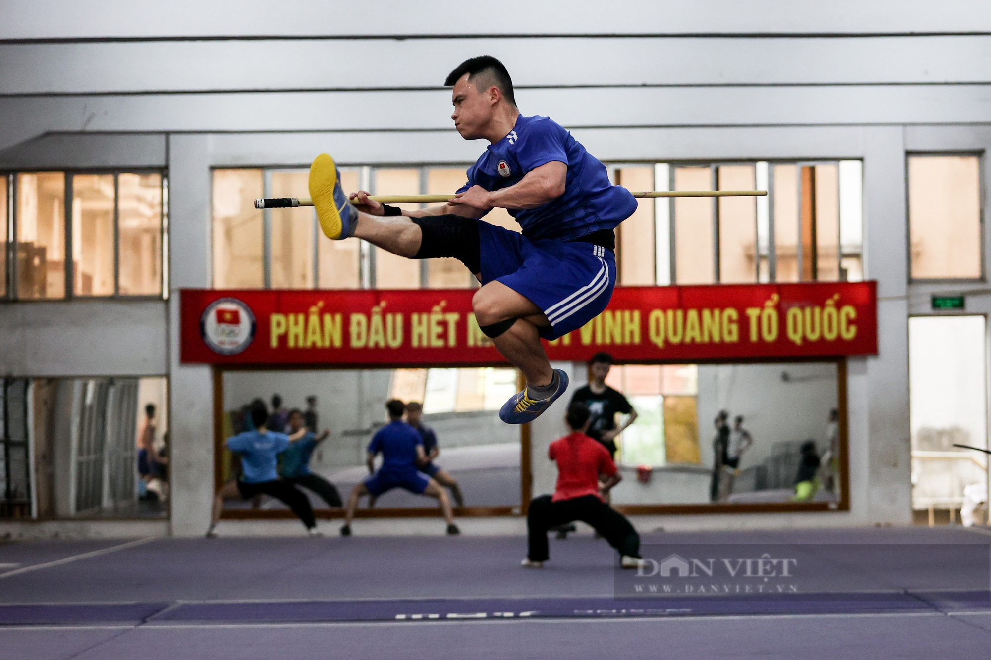 Cô gái Vàng của Wushu Việt Nam Dương Thúy Vi cùng đồng đội sẵn sàng chinh phục SEA Games 31 - Ảnh 1.