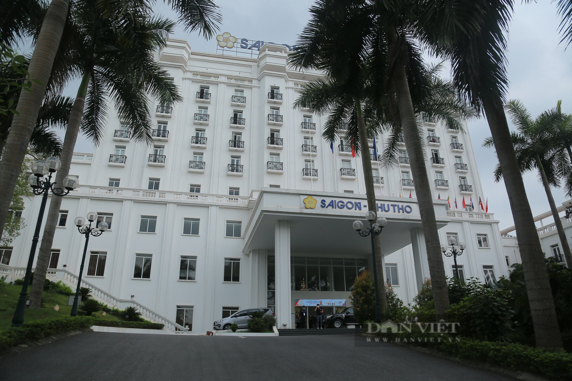 Cận cảnh khách sạn có &quot;View&quot; mơ ước của U23 Việt Nam - Ảnh 1.