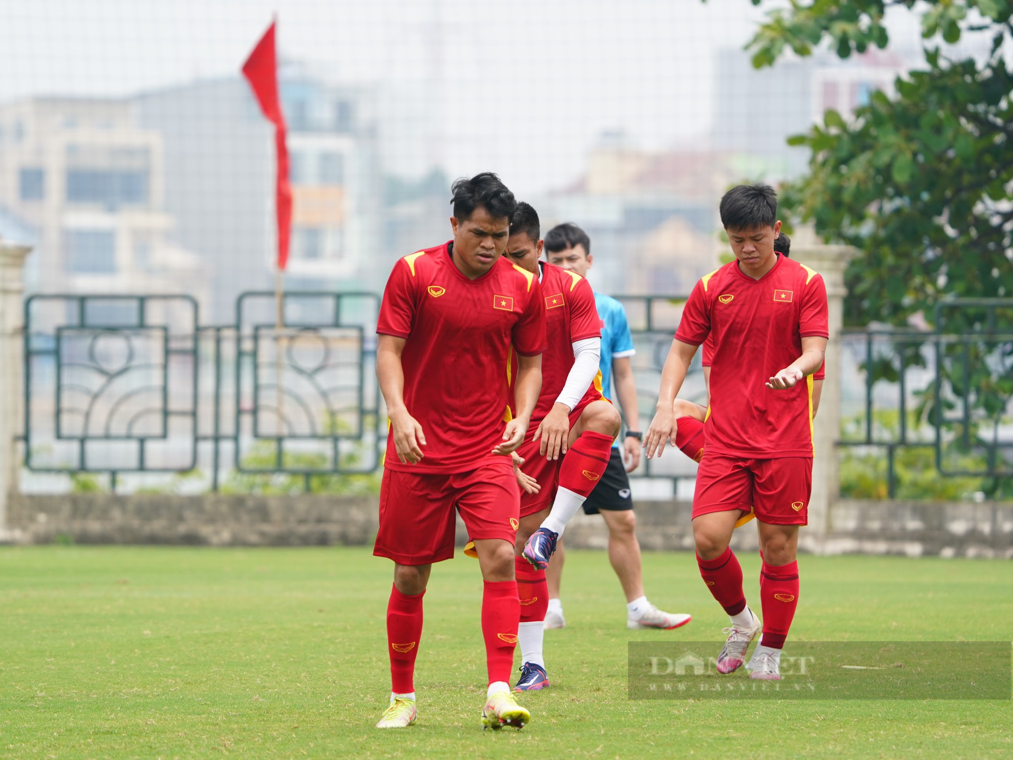 Tiến Linh liên tục trêu thầy Park sau trận thắng Indonesia - Ảnh 2.