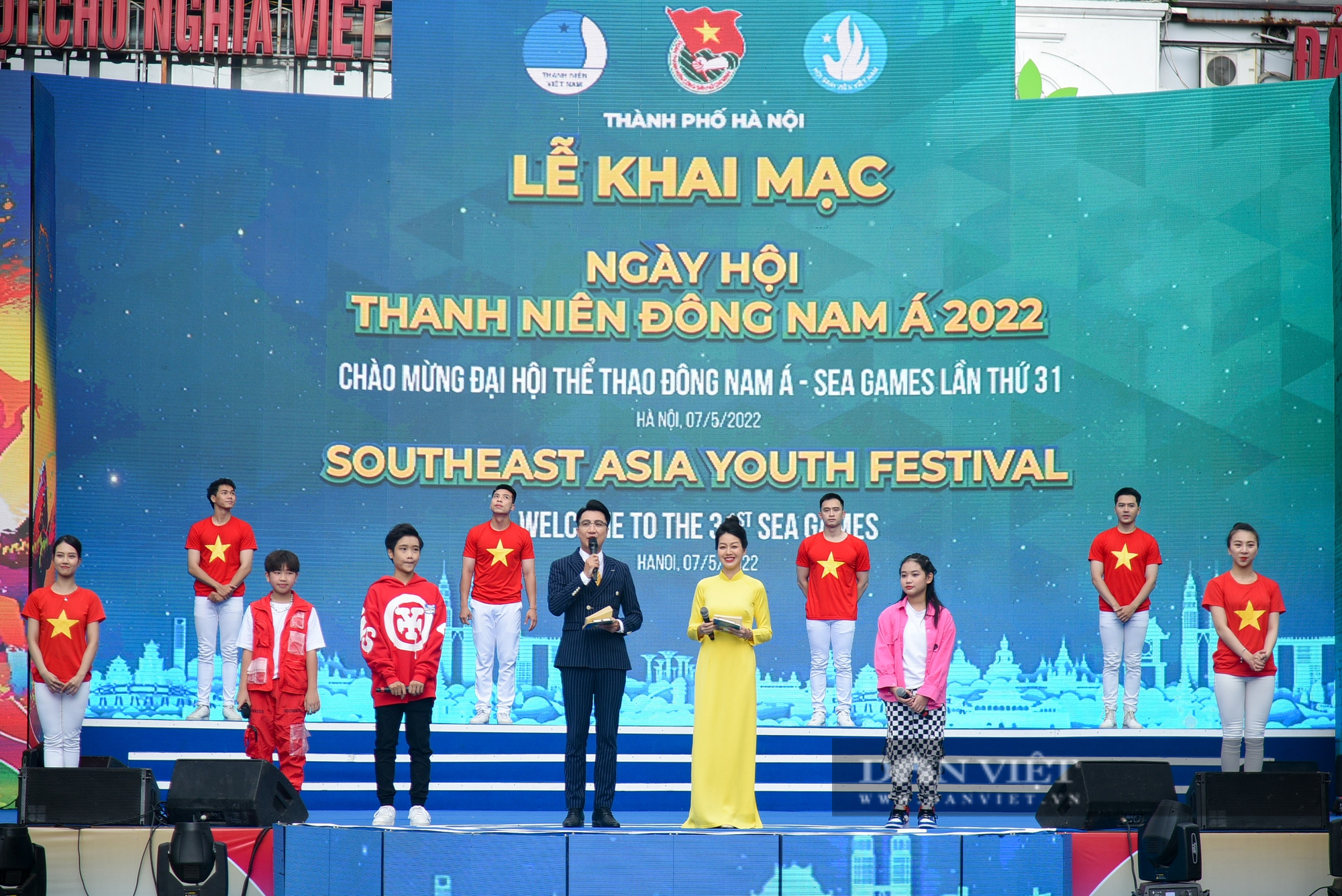 Hơn 10.000 thanh niên đi bộ tại Festival Thanh niên Đông Nam Á chào mừng SEA Games 31 - Ảnh 1.