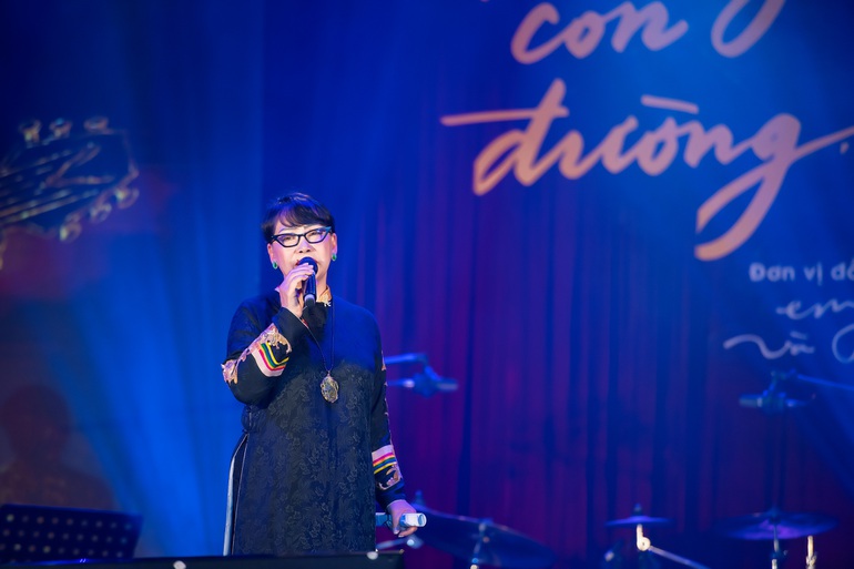 Musician Trinh Cong Son's sister: 