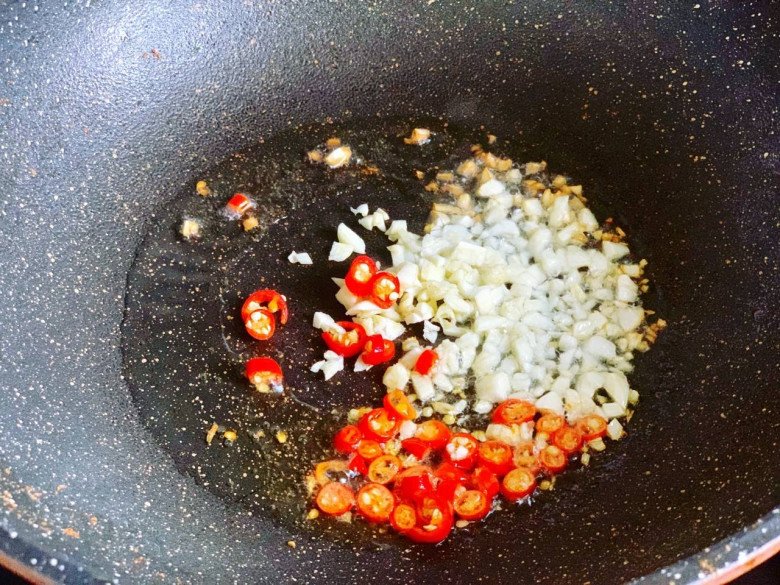 Stir-fry cauliflower, don't put it in right away, add this step to a crispy, delicious green dish without losing nutrition - Photo 7.