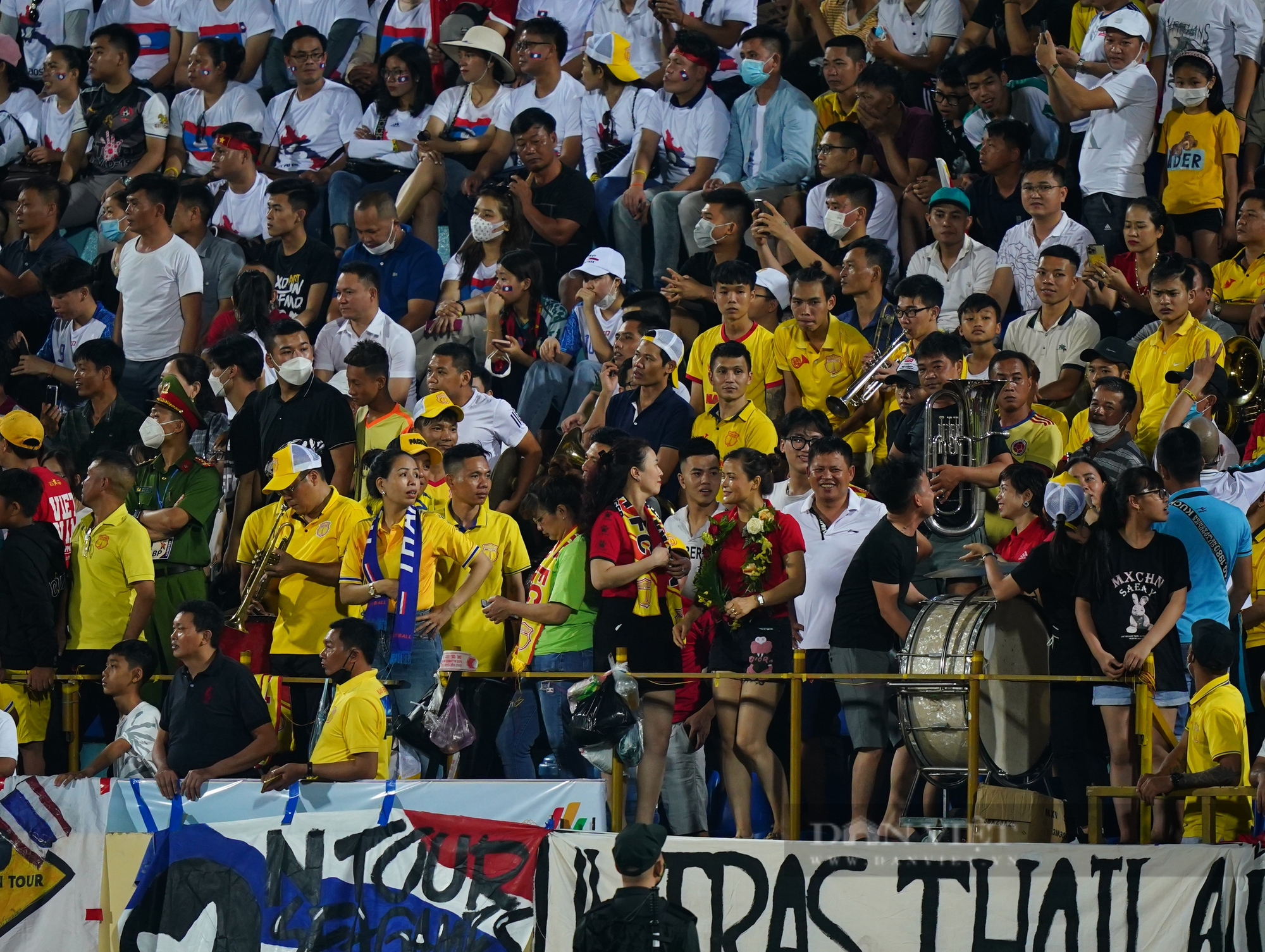Thái Lan hạ Singapore 5-0 trên sân Thiên Trường - Ảnh 2.