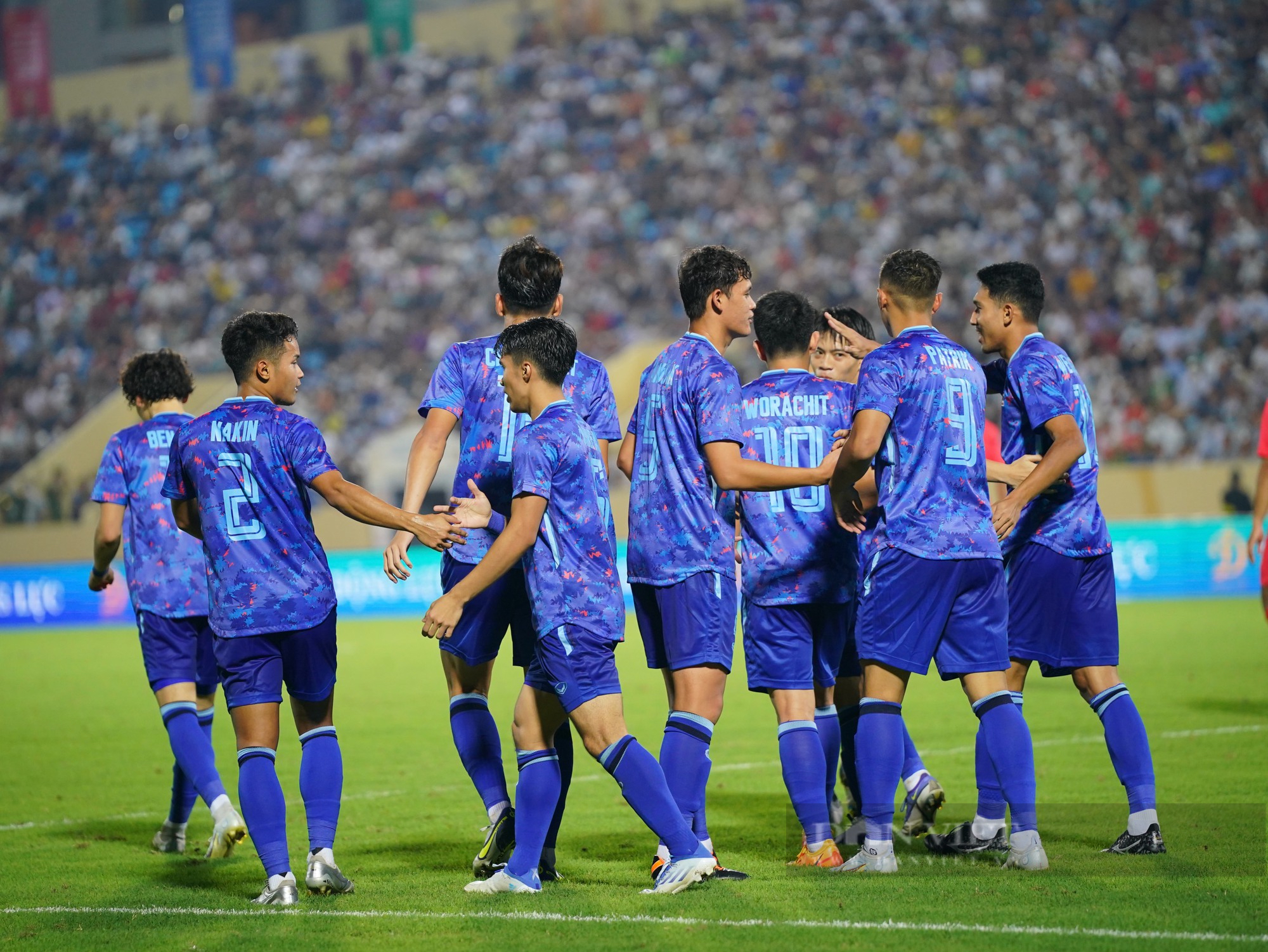 Thái Lan hạ Singapore 5-0 trên sân Thiên Trường - Ảnh 11.