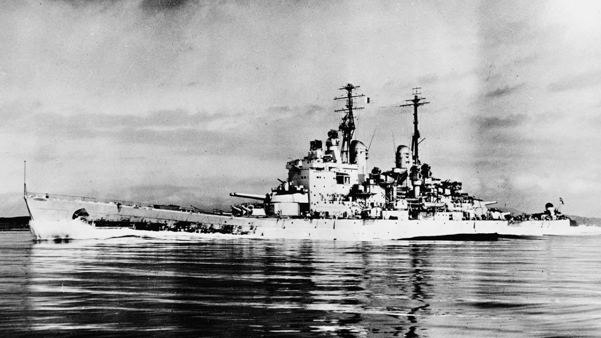 HMS Vanguard - The last battleship ever built - Photo 1.