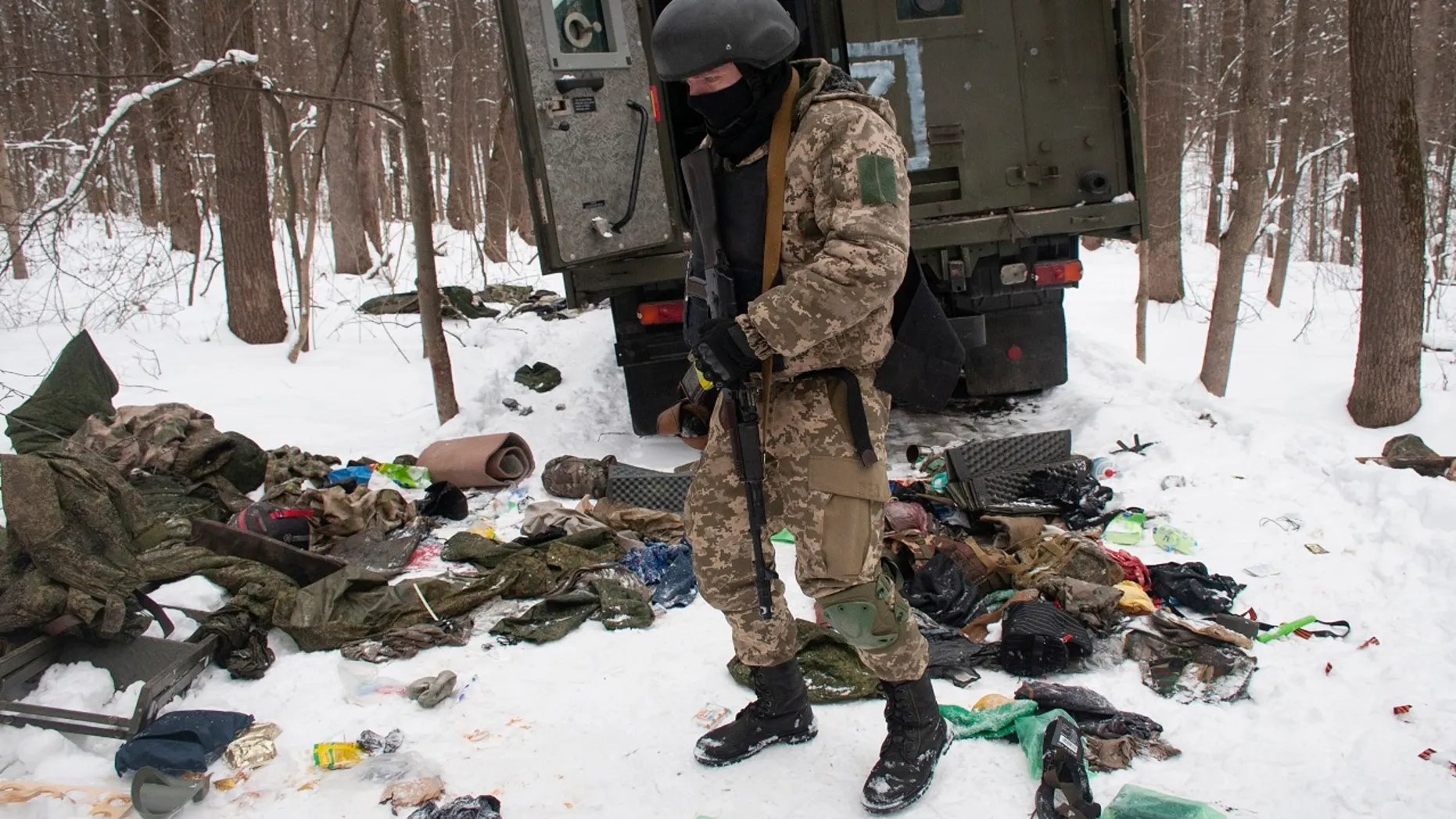 HOT: Ukraine counterattacks 'successfully' in Kharkiv, possibly pushing to the Russian border - Photo 1.