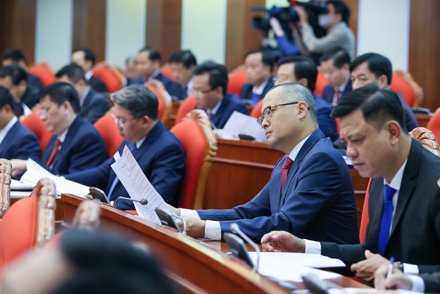 Trung ương thảo luận về Báo cáo kiểm điểm sự lãnh đạo, chỉ đạo của Bộ Chính trị, Ban Bí thư - Ảnh 1.