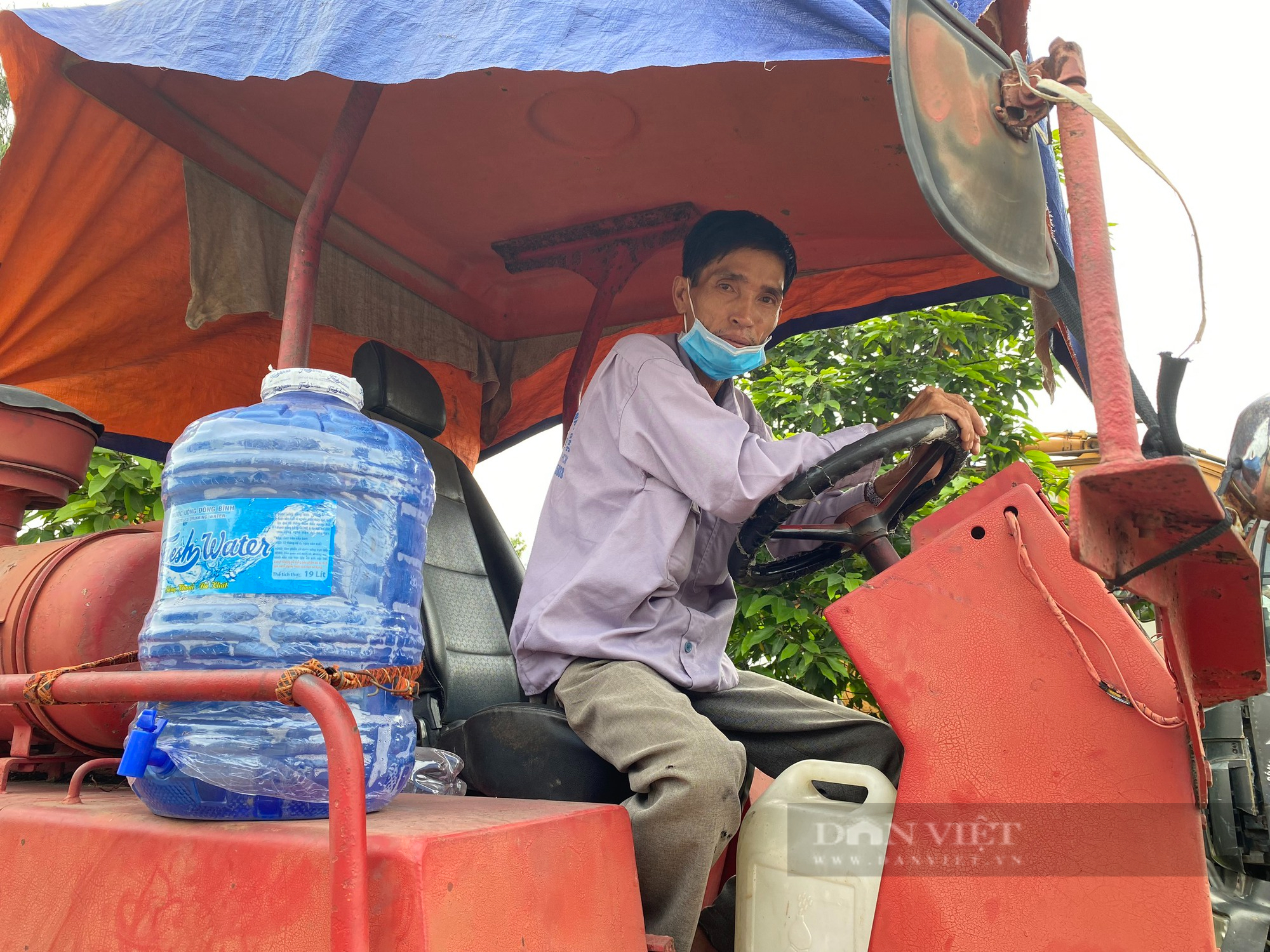 Đường Đồng Văn Cống thi công dang dở ì ạch tiến độ, đường vào cảng Cát Lái còn tiếp diễn kẹt xe - Ảnh 2.