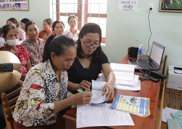 Càng khó khăn càng cần cố gắng tham gia BHXH tự nguyện - Ảnh 2.