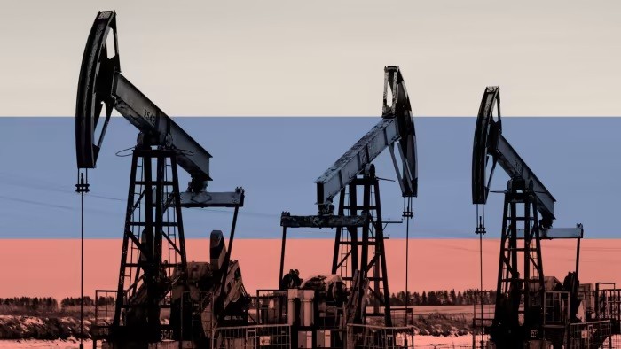 Giá xăng dầu hôm nay 3/7: Tuần biến động mạnh, dự báo &quot;sốc&quot; về giá dầu nếu Nga làm việc này - Ảnh 1.