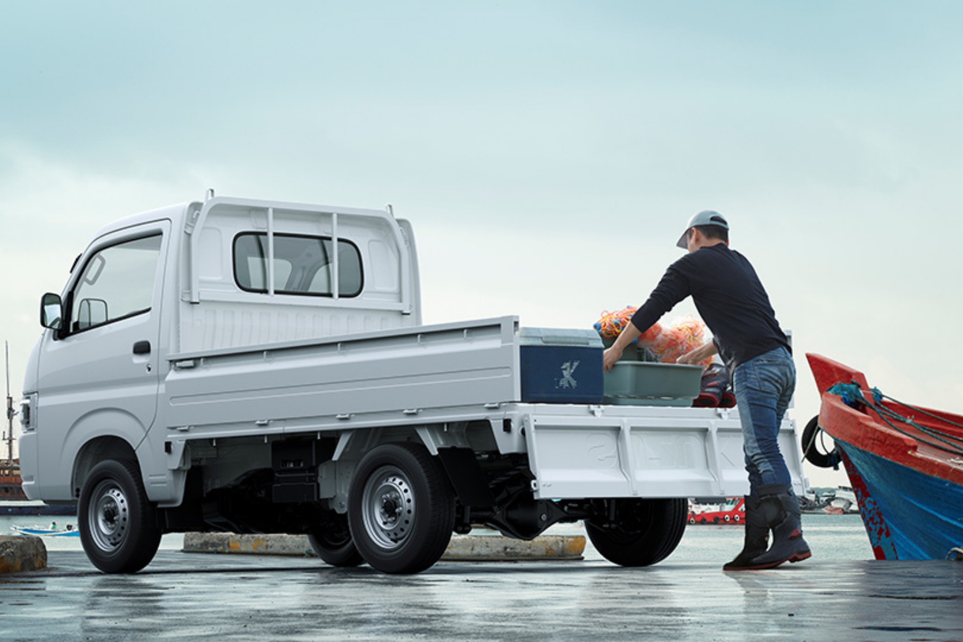 Suzuki Carry Pro: The car collects both capital and profit from small businesses to large enterprises - Photo 1.