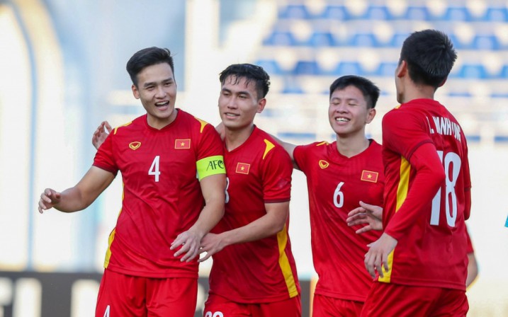 Who is the only player to play all 3 matches for U23 Vietnam in the group stage?