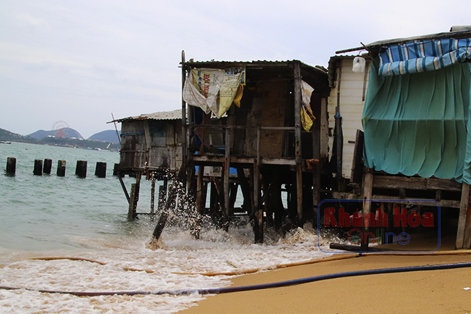 Ở ngay thành phố Nha Trang của Khánh Hòa mà dân xóm này quanh năm chỉ lo đi &quot;chạy sóng&quot; phát mệt - Ảnh 2.