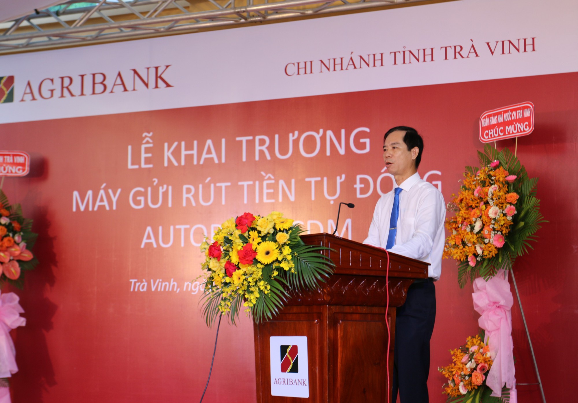 Agribank chi nhánh tỉnh Trà Vinh đưa vào hoạt động máy gửi, rút tiền tự động  - Ảnh 5.