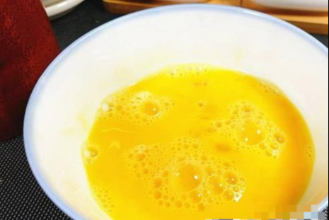 Làm trứng bác cà chua chỉ cần làm thêm 1 bước này, đảm hương vị cực ngon - Ảnh 4.