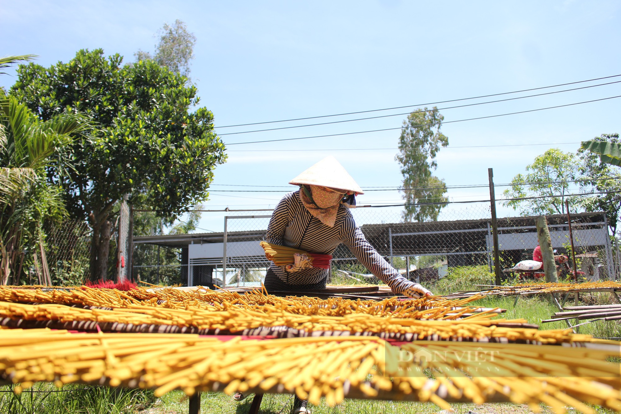 Nghề làm nhang cũng lắm công phu - Ảnh 11.