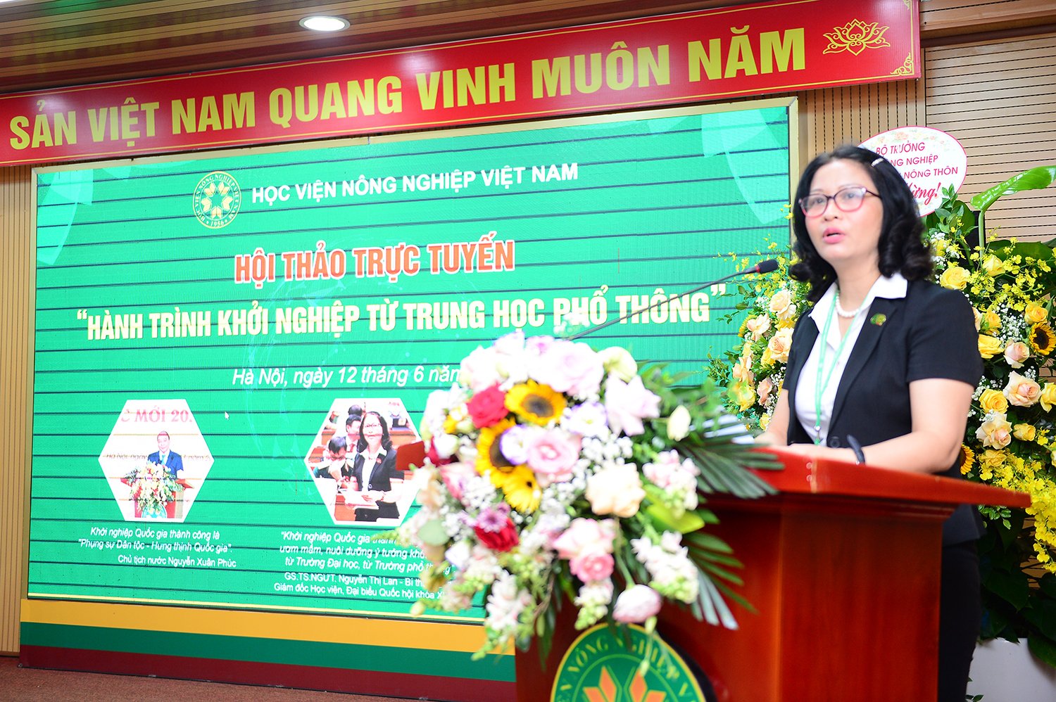 Bộ trưởng Lê Minh Hoan sẵn sàng kết nối Zalo với học sinh THPT chia sẻ câu chuyện khởi nghiệp - Ảnh 3.