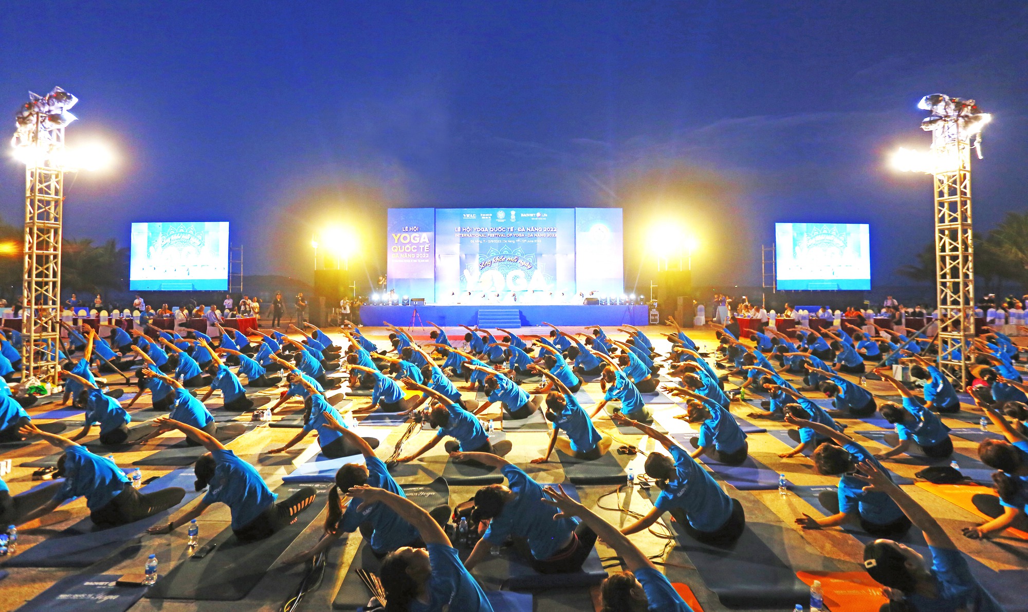 Mãn nhãn với màn đồng diễn Yoga của hơn 1.500 người tại Đà Nẵng  - Ảnh 5.