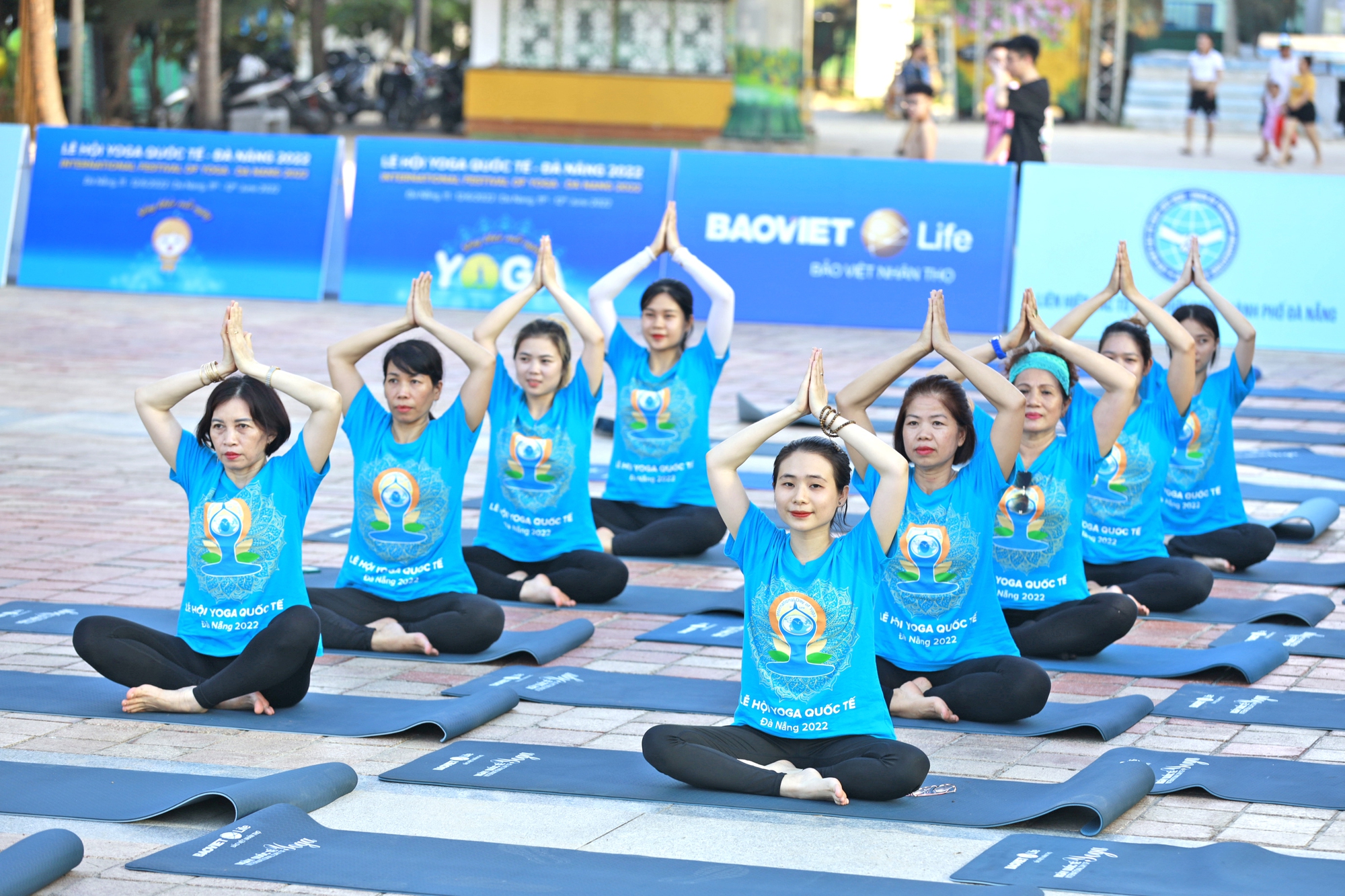 Mãn nhãn với màn đồng diễn Yoga của hơn 1.500 người tại Đà Nẵng  - Ảnh 7.