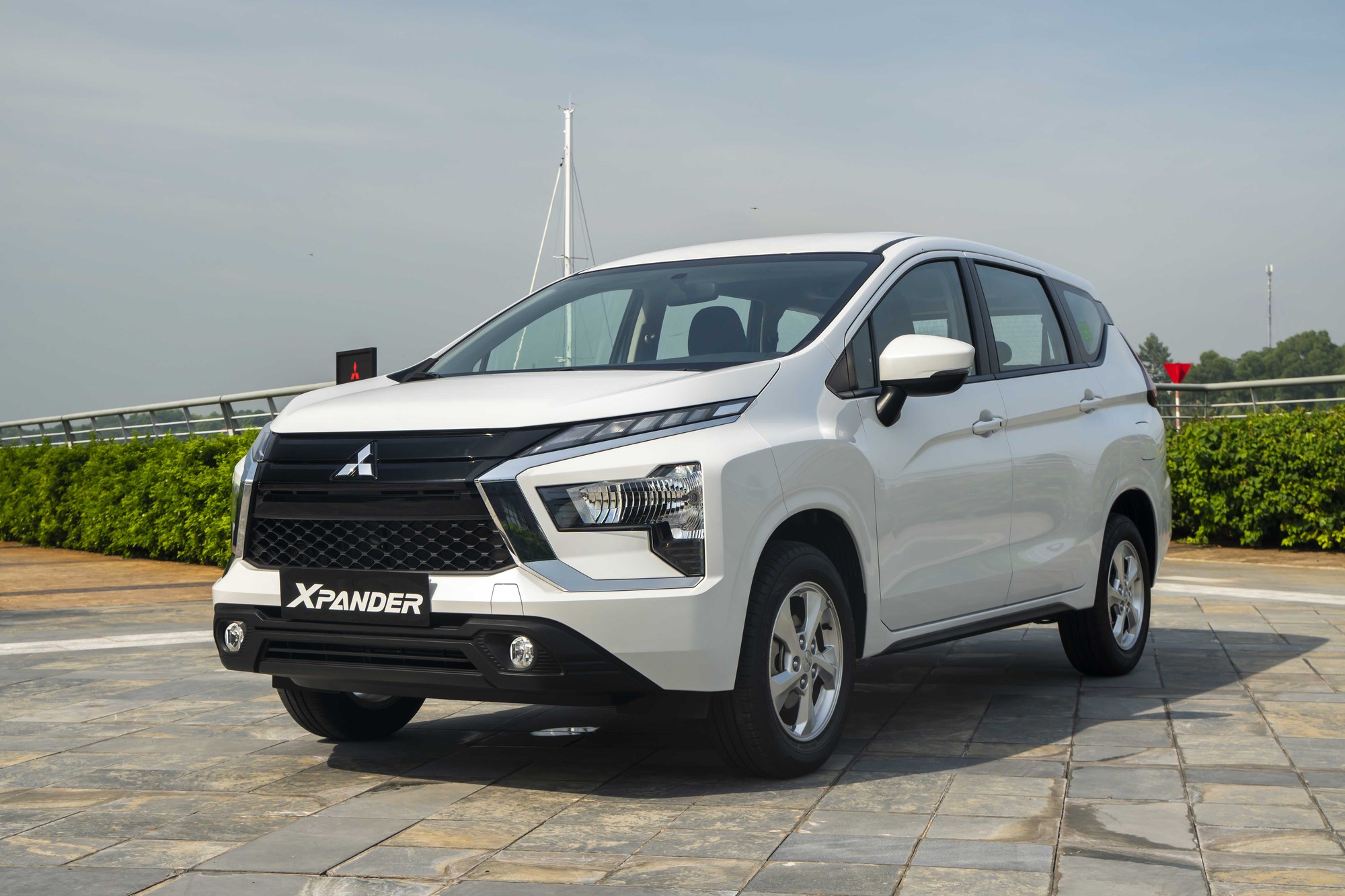 Trải nghiệm Mitsubishi Xpander AT 2022 sẽ là một chuyến đi đầy thú vị và tiện nghi, cho phép bạn và gia đình tận hưởng những khoảnh khắc đáng nhớ.