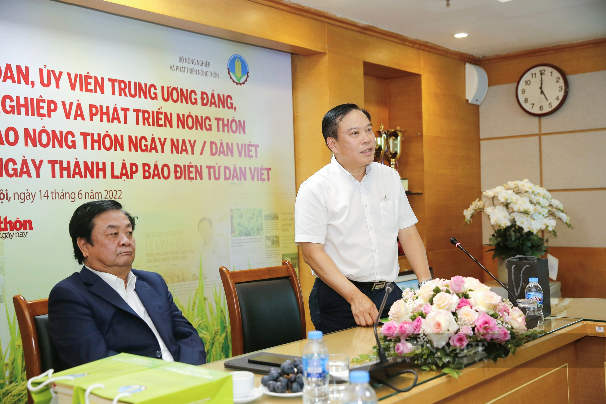 Bộ trưởng Bộ Nông nghiệp và Phát triển Nông thôn Lê Minh Hoan đến thăm và làm việc với Báo Nông thôn Ngày nay/Dân Việt - Ảnh 9.