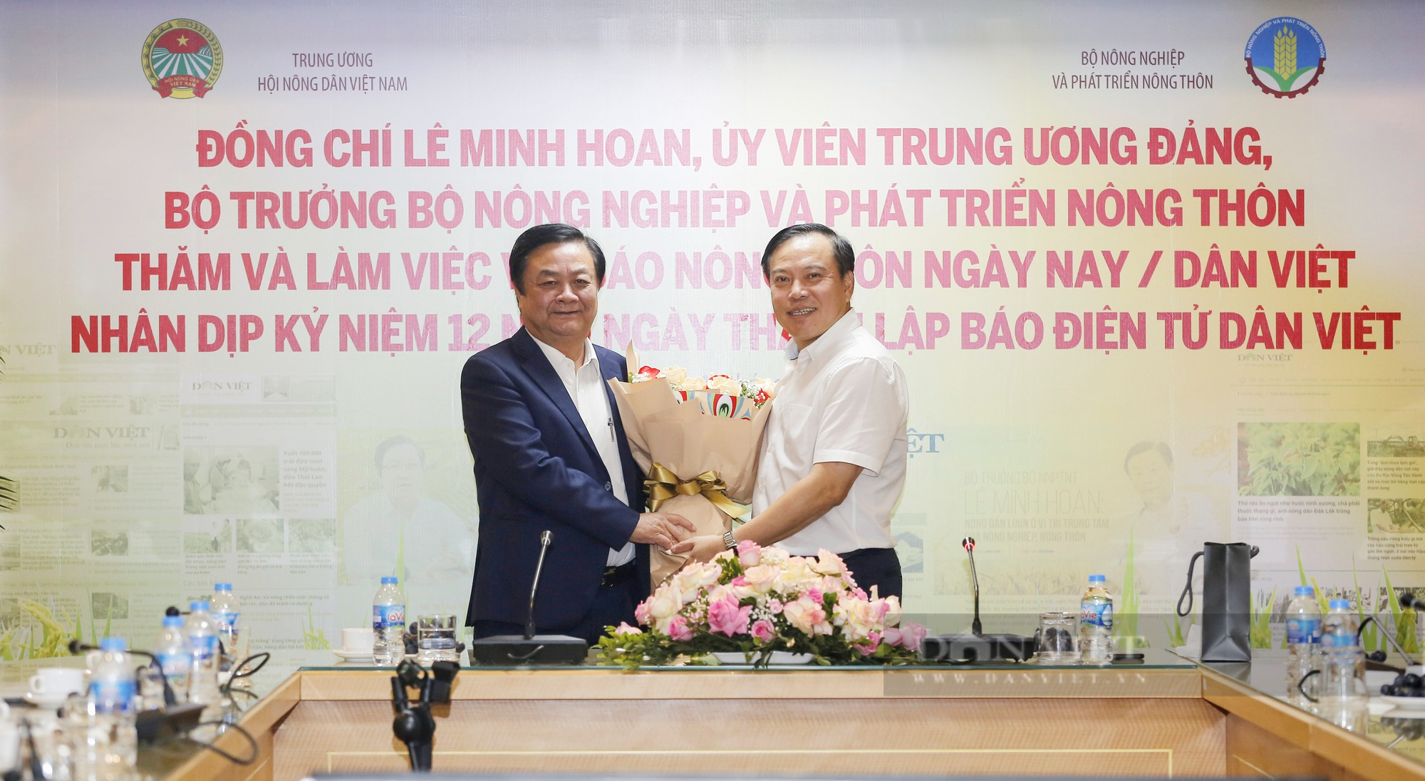Bộ trưởng Bộ Nông nghiệp và Phát triển Nông thôn Lê Minh Hoan đến thăm và làm việc với Báo Nông thôn Ngày nay/Dân Việt - Ảnh 11.