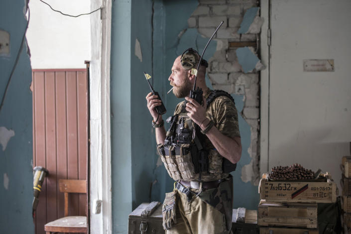 Chiến sự Nga-Ukraine: Phe ly khai thân Nga cảnh báo ớn lạnh đến binh lính Ukraine ở Severodonetsk - Ảnh 1.