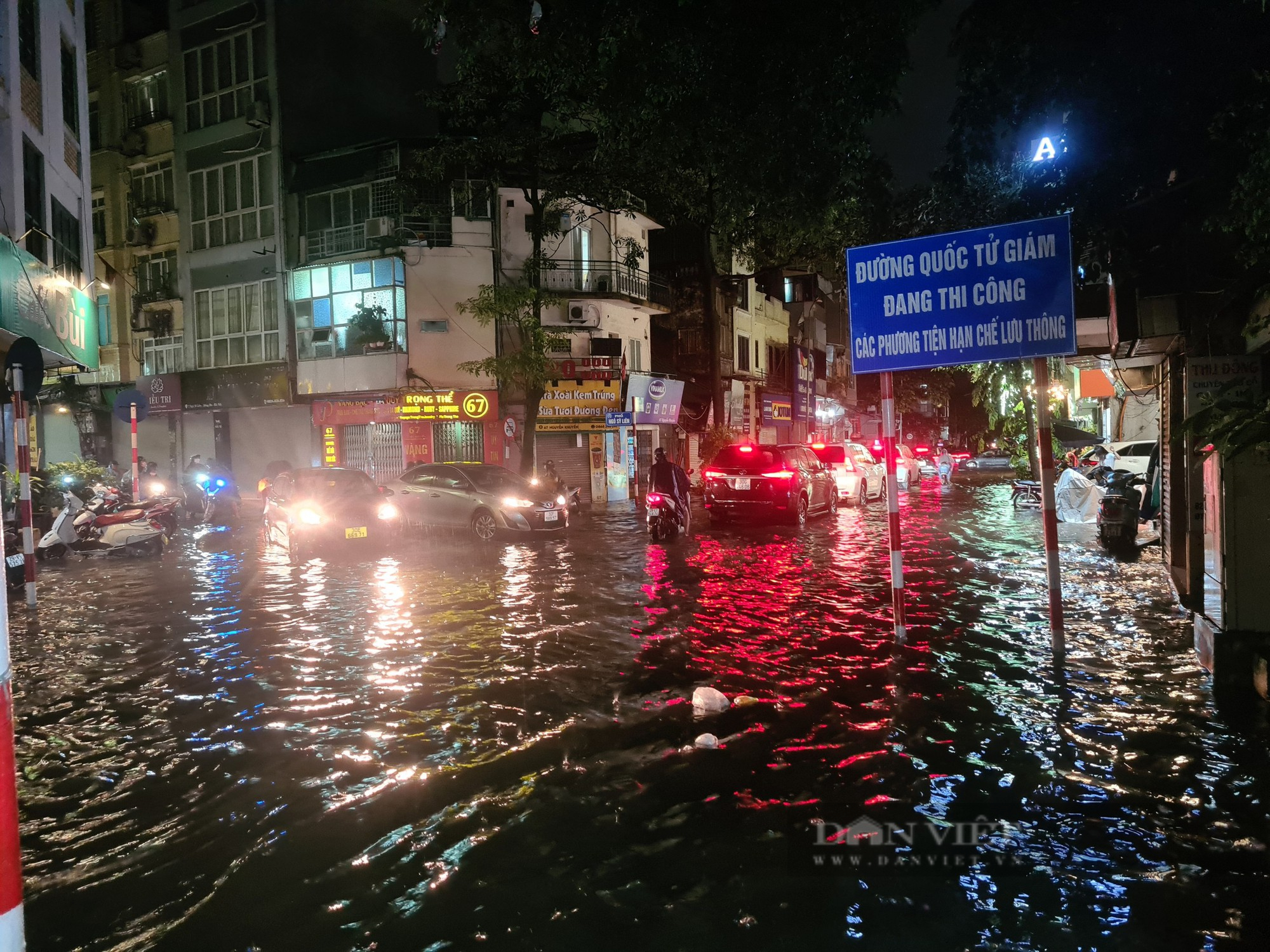 Hầm chống hơn 24 tỷ ở Hà Nội &quot;bất lực&quot; trong mưa lớn - Ảnh 1.