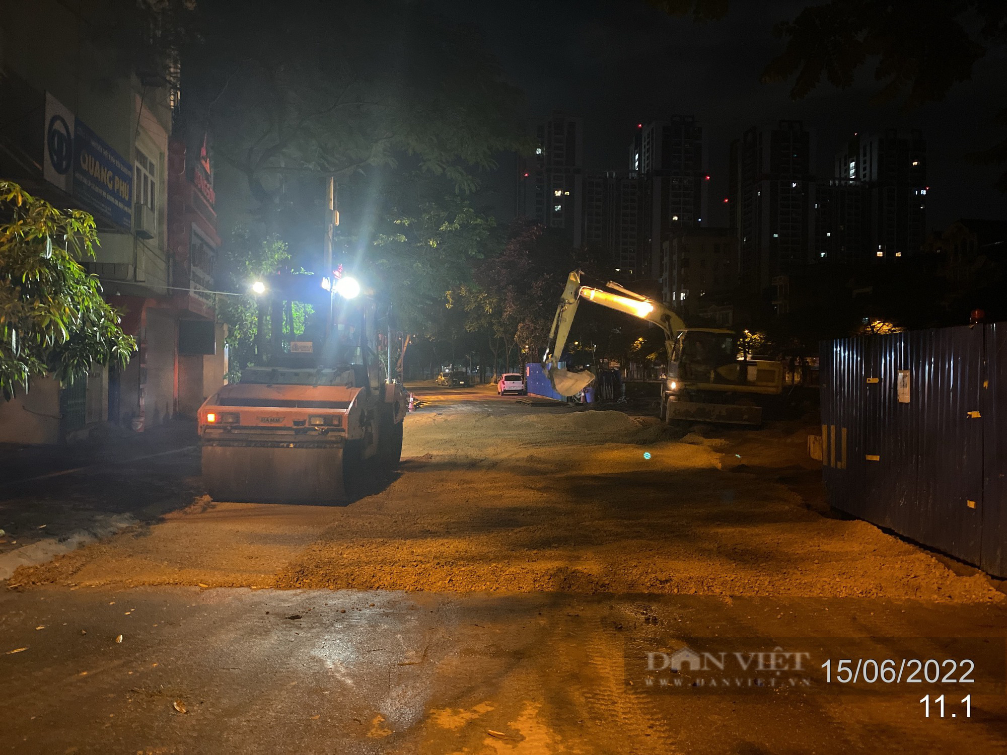 Hà Nội: Trắng đêm khắc phục sạt lún trên đường Vũ Tông Phan - Ảnh 7.