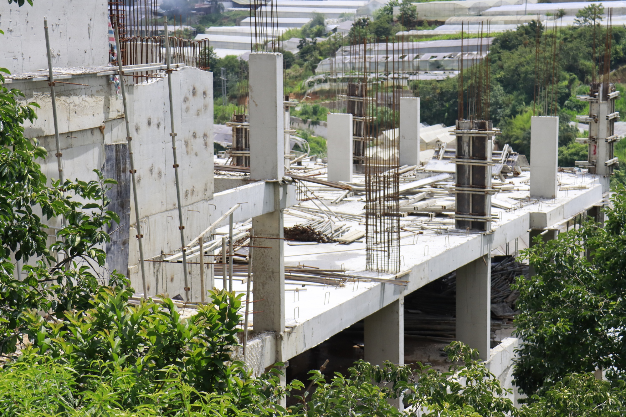 TP.Đà Lạt: Công trình hơn 10.000m2 xây khu căn hộ gây sụt lún, nứt nền nhà của người dân  - Ảnh 5.