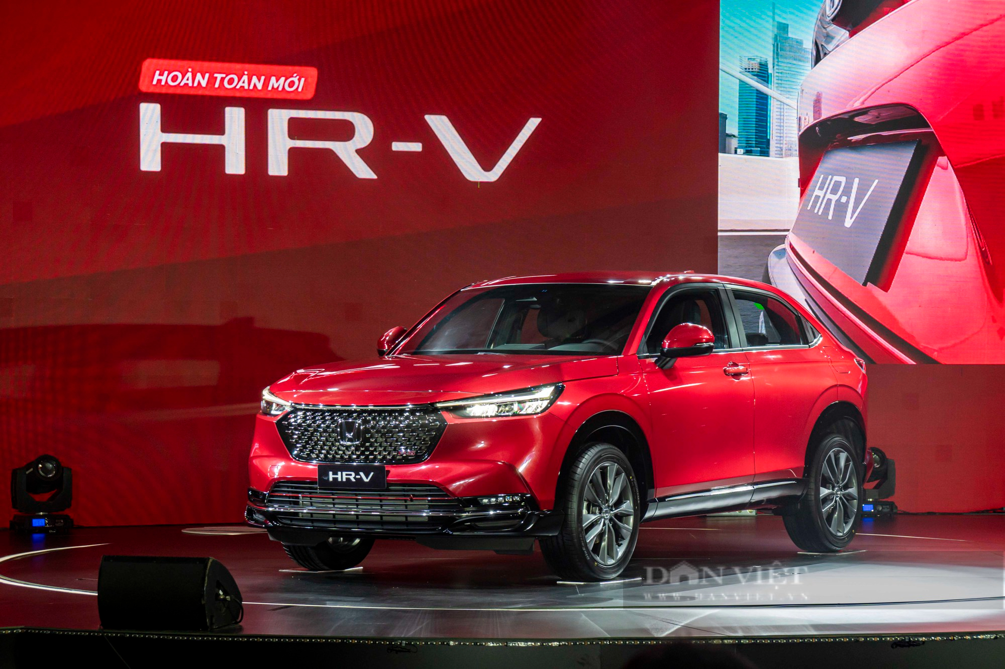 Ra mắt Honda HR-V 2022: Giá lăn bánh hấp dẫn đấu Toyota Corolla Cross - Ảnh 1.