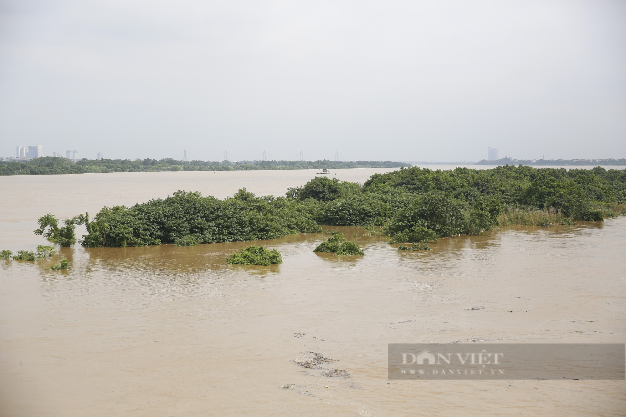 Nước sông Hồng dâng cao