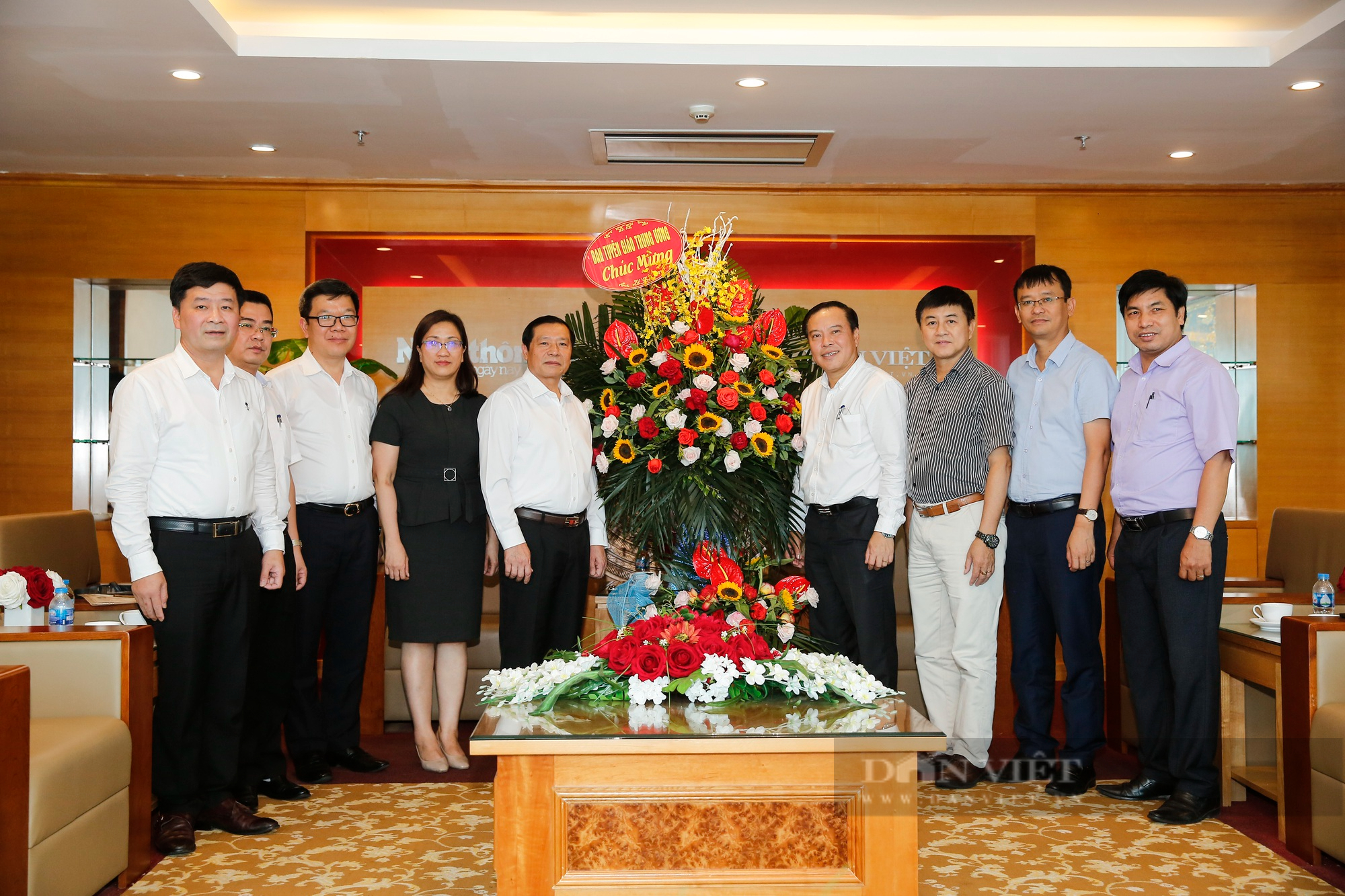 Phó trưởng ban Thường trực Ban Tuyên giáo Trung ương Lại Xuân Môn thăm, chúc mừng Báo Nông thôn Ngày nay/Dân Việt - Ảnh 13.
